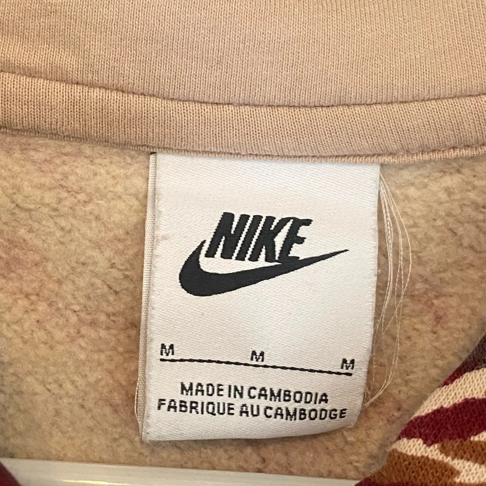 Nike Men’s Medium Hoodie - Picture 4 of 4